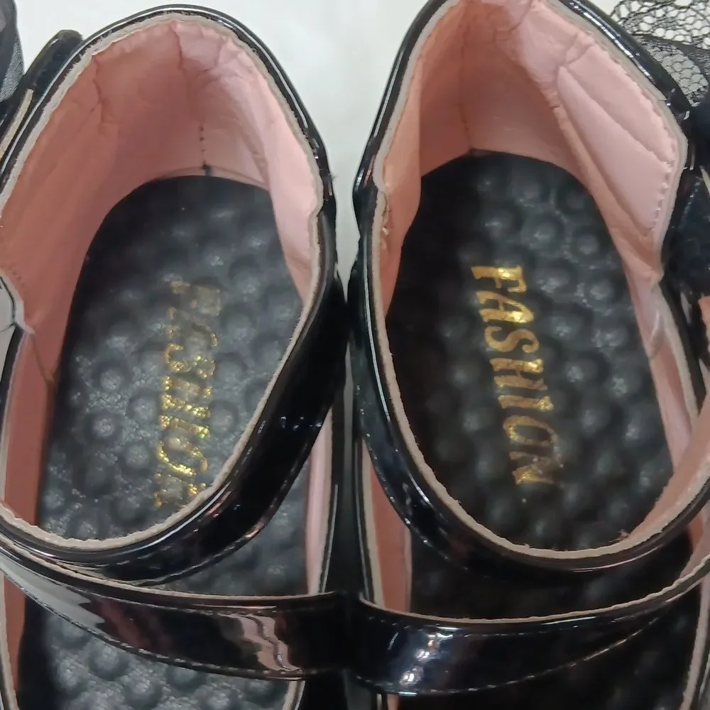 Elegant Black Girl's Shoes with Floral Accent Size 34-2 US